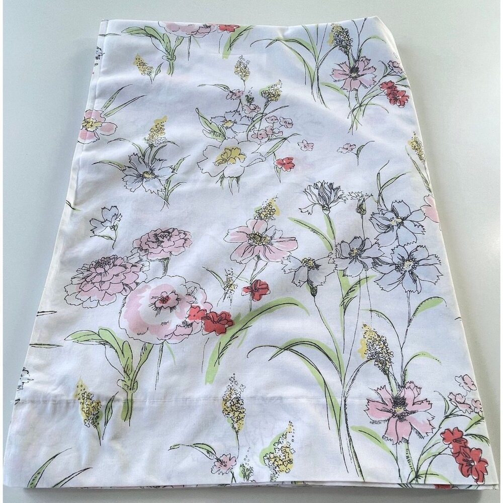 Vintage 1970s top sheet, pastel floral flat bedsheet, pink flowers, twin size